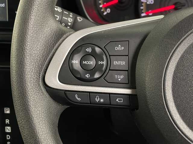 トヨタ ルーミー G 埼玉県 2023(令5)年 0.9万km ブライトシルバーM 純正ディスプレイオーディオ/(Bluetooth/Android Auto/Apple Car Play/USB/AM/FM)/地デジワンセグ/全方位カメラ/ETC/運転席・助手席シートヒーター/衝突軽減ブレーキ/クリアランスソナー/アイドリングストップ/パワーモード/プッシュスタート/ステアリングリモコン/両側パワースライドドア/電動格納ミラー/ウィンカーミラー/社外フロアマット