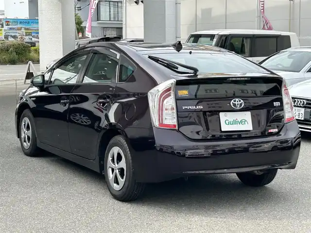 トヨタ プリウス S 福岡県 2013(平25)年 6.9万km ボルドーマイカメタリック 純正メモリーナビ：NSCP-W62/(AM/FM/SD/TV/Bluetooth)/バックカメラ/ETC/ウィンカーミラー/電動格納ミラー/ステアリングスイッチ/ドアバイザー/プッシュスタート/純正フロアマット/スマートキー/電格ミラー/社外ドライブレコーダー/フォグランプ/PWRモード/EVモード/ECOモード/スペアキー×1/保証書/取扱説明書