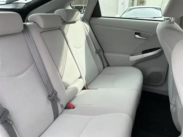 トヨタ プリウス S 福岡県 2013(平25)年 6.9万km ボルドーマイカメタリック 純正メモリーナビ：NSCP-W62/(AM/FM/SD/TV/Bluetooth)/バックカメラ/ETC/ウィンカーミラー/電動格納ミラー/ステアリングスイッチ/ドアバイザー/プッシュスタート/純正フロアマット/スマートキー/電格ミラー/社外ドライブレコーダー/フォグランプ/PWRモード/EVモード/ECOモード/スペアキー×1/保証書/取扱説明書