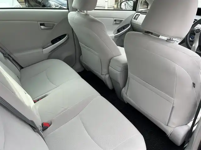 トヨタ プリウス S 福岡県 2013(平25)年 6.9万km ボルドーマイカメタリック 純正メモリーナビ：NSCP-W62/(AM/FM/SD/TV/Bluetooth)/バックカメラ/ETC/ウィンカーミラー/電動格納ミラー/ステアリングスイッチ/ドアバイザー/プッシュスタート/純正フロアマット/スマートキー/電格ミラー/社外ドライブレコーダー/フォグランプ/PWRモード/EVモード/ECOモード/スペアキー×1/保証書/取扱説明書