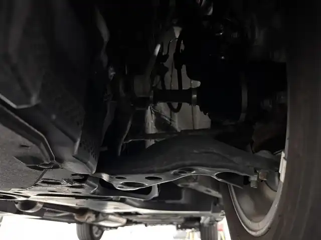 トヨタ ヴォクシー ハイブリッド S－Z 三重県 2022(令4)年 2.9万km アティチュードブラックマイカ ハイブリッド/FF/インパネCVT/純正 10.5インチ『ディスプレイオーディオplus』（ナビ機能搭載）/（AM/FM/CD/DVD/USB/Miracast/Bluetooth/CarPlay/AndroidAuto）/純正 14インチ 後席用OLEDフリップダウンディスプレイ V14T-R72R/バックガイドモニター/両側パワースライドドア/ビルトイン ETC2.0/Toyota Safety Sense/・プリクラッシュセーフティ［PCS］/・レーンディパーチャーアラート［LDA］/・レーダークルーズ/・【OP】アダプティブハイビームシステム/・クリアランスソナー/・パーキングサポートブレーキ［PKSB］（静止物）/・ロードサインアシスト［RSA］/・発進遅れ告知機能［TMN］/・プロアクティブドライビングアシスト［PDA］/装備/・【OP】LEDヘッドランプ（プロジェクター式）＋クリアランスランプ/・ハーフレザーシート/・シートヒーター（D/N）/・左右・後席独立オートエアコン/・オートライト/・電子パーキングブレーキ＋ブレーキホールド/・プッシュスタート/・純正17inAW/・保/・スマートキーx1/など