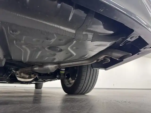 トヨタ ヴォクシー ハイブリッド S－Z 三重県 2022(令4)年 2.9万km アティチュードブラックマイカ ハイブリッド/FF/インパネCVT/純正 10.5インチ『ディスプレイオーディオplus』（ナビ機能搭載）/（AM/FM/CD/DVD/USB/Miracast/Bluetooth/CarPlay/AndroidAuto）/純正 14インチ 後席用OLEDフリップダウンディスプレイ V14T-R72R/バックガイドモニター/両側パワースライドドア/ビルトイン ETC2.0/Toyota Safety Sense/・プリクラッシュセーフティ［PCS］/・レーンディパーチャーアラート［LDA］/・レーダークルーズ/・【OP】アダプティブハイビームシステム/・クリアランスソナー/・パーキングサポートブレーキ［PKSB］（静止物）/・ロードサインアシスト［RSA］/・発進遅れ告知機能［TMN］/・プロアクティブドライビングアシスト［PDA］/装備/・【OP】LEDヘッドランプ（プロジェクター式）＋クリアランスランプ/・ハーフレザーシート/・シートヒーター（D/N）/・左右・後席独立オートエアコン/・オートライト/・電子パーキングブレーキ＋ブレーキホールド/・プッシュスタート/・純正17inAW/・保/・スマートキーx1/など