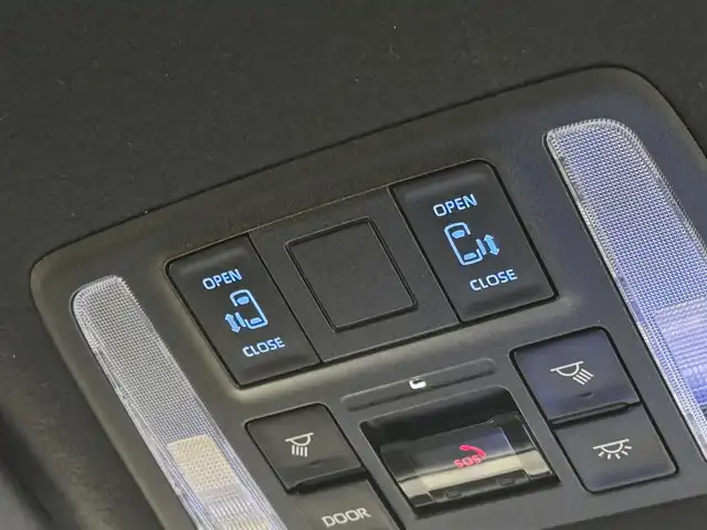 トヨタ ヴォクシー ハイブリッド S－Z 三重県 2022(令4)年 2.9万km アティチュードブラックマイカ ハイブリッド/FF/インパネCVT/純正 10.5インチ『ディスプレイオーディオplus』（ナビ機能搭載）/（AM/FM/CD/DVD/USB/Miracast/Bluetooth/CarPlay/AndroidAuto）/純正 14インチ 後席用OLEDフリップダウンディスプレイ V14T-R72R/バックガイドモニター/両側パワースライドドア/ビルトイン ETC2.0/Toyota Safety Sense/・プリクラッシュセーフティ［PCS］/・レーンディパーチャーアラート［LDA］/・レーダークルーズ/・【OP】アダプティブハイビームシステム/・クリアランスソナー/・パーキングサポートブレーキ［PKSB］（静止物）/・ロードサインアシスト［RSA］/・発進遅れ告知機能［TMN］/・プロアクティブドライビングアシスト［PDA］/装備/・【OP】LEDヘッドランプ（プロジェクター式）＋クリアランスランプ/・ハーフレザーシート/・シートヒーター（D/N）/・左右・後席独立オートエアコン/・オートライト/・電子パーキングブレーキ＋ブレーキホールド/・プッシュスタート/・純正17inAW/・保/・スマートキーx1/など