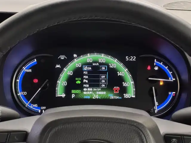 トヨタ ヴォクシー ハイブリッド S－Z 三重県 2022(令4)年 2.9万km アティチュードブラックマイカ ハイブリッド/FF/インパネCVT/純正 10.5インチ『ディスプレイオーディオplus』（ナビ機能搭載）/（AM/FM/CD/DVD/USB/Miracast/Bluetooth/CarPlay/AndroidAuto）/純正 14インチ 後席用OLEDフリップダウンディスプレイ V14T-R72R/バックガイドモニター/両側パワースライドドア/ビルトイン ETC2.0/Toyota Safety Sense/・プリクラッシュセーフティ［PCS］/・レーンディパーチャーアラート［LDA］/・レーダークルーズ/・【OP】アダプティブハイビームシステム/・クリアランスソナー/・パーキングサポートブレーキ［PKSB］（静止物）/・ロードサインアシスト［RSA］/・発進遅れ告知機能［TMN］/・プロアクティブドライビングアシスト［PDA］/装備/・【OP】LEDヘッドランプ（プロジェクター式）＋クリアランスランプ/・ハーフレザーシート/・シートヒーター（D/N）/・左右・後席独立オートエアコン/・オートライト/・電子パーキングブレーキ＋ブレーキホールド/・プッシュスタート/・純正17inAW/・保/・スマートキーx1/など