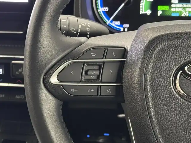 トヨタ ヴォクシー ハイブリッド S－Z 三重県 2022(令4)年 2.9万km アティチュードブラックマイカ ハイブリッド/FF/インパネCVT/純正 10.5インチ『ディスプレイオーディオplus』（ナビ機能搭載）/（AM/FM/CD/DVD/USB/Miracast/Bluetooth/CarPlay/AndroidAuto）/純正 14インチ 後席用OLEDフリップダウンディスプレイ V14T-R72R/バックガイドモニター/両側パワースライドドア/ビルトイン ETC2.0/Toyota Safety Sense/・プリクラッシュセーフティ［PCS］/・レーンディパーチャーアラート［LDA］/・レーダークルーズ/・【OP】アダプティブハイビームシステム/・クリアランスソナー/・パーキングサポートブレーキ［PKSB］（静止物）/・ロードサインアシスト［RSA］/・発進遅れ告知機能［TMN］/・プロアクティブドライビングアシスト［PDA］/装備/・【OP】LEDヘッドランプ（プロジェクター式）＋クリアランスランプ/・ハーフレザーシート/・シートヒーター（D/N）/・左右・後席独立オートエアコン/・オートライト/・電子パーキングブレーキ＋ブレーキホールド/・プッシュスタート/・純正17inAW/・保/・スマートキーx1/など