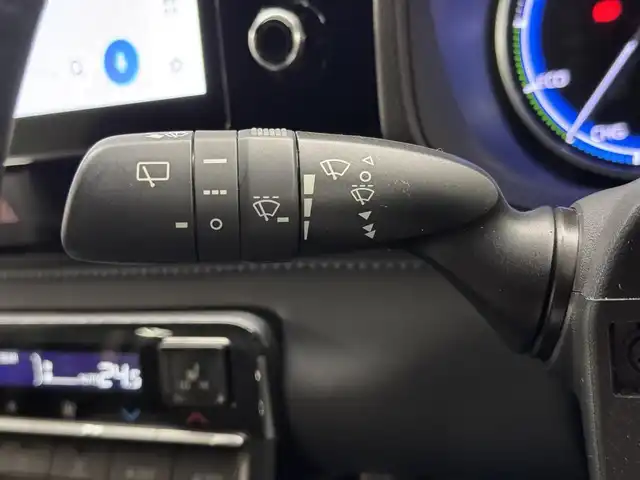 トヨタ ヴォクシー ハイブリッド S－Z 三重県 2022(令4)年 2.9万km アティチュードブラックマイカ ハイブリッド/FF/インパネCVT/純正 10.5インチ『ディスプレイオーディオplus』（ナビ機能搭載）/（AM/FM/CD/DVD/USB/Miracast/Bluetooth/CarPlay/AndroidAuto）/純正 14インチ 後席用OLEDフリップダウンディスプレイ V14T-R72R/バックガイドモニター/両側パワースライドドア/ビルトイン ETC2.0/Toyota Safety Sense/・プリクラッシュセーフティ［PCS］/・レーンディパーチャーアラート［LDA］/・レーダークルーズ/・【OP】アダプティブハイビームシステム/・クリアランスソナー/・パーキングサポートブレーキ［PKSB］（静止物）/・ロードサインアシスト［RSA］/・発進遅れ告知機能［TMN］/・プロアクティブドライビングアシスト［PDA］/装備/・【OP】LEDヘッドランプ（プロジェクター式）＋クリアランスランプ/・ハーフレザーシート/・シートヒーター（D/N）/・左右・後席独立オートエアコン/・オートライト/・電子パーキングブレーキ＋ブレーキホールド/・プッシュスタート/・純正17inAW/・保/・スマートキーx1/など