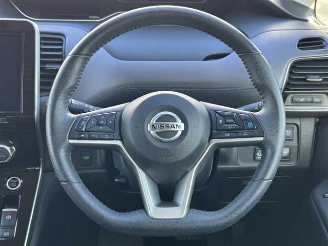 日産 セレナ ハイウェイスター V 群馬県 2020(令2)年 2.1万km ダークメタルグレー ワンオーナー/純正10インチ(SD)ナビ/アラウンドビューモニター/両側パワースライドドア/ハンズフリースライドドア/純正ナビ連動 前方ドラレコ（DH5-D）/プロパイロット/クルーズコントロール/レーンキープアシスト/ふらつき警報装置/ブラインドスポットモニター/エマージェンシーブレーキ/電動パーキングブレーキ/ブレーキオートホールド/純正ナビ連動 ETC/アイドリングストップ/ECOモード/オートライト/フロントフォグランプ/電動格納ウインカーミラー/保証書/取扱説明書/点検記録簿/スペアキー1本