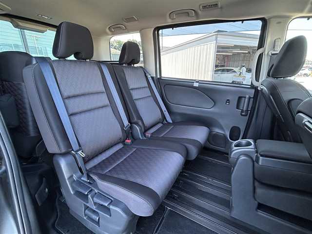 日産 セレナ ハイウェイスター V 群馬県 2020(令2)年 2.1万km ダークメタルグレー ワンオーナー/純正10インチ(SD)ナビ/アラウンドビューモニター/両側パワースライドドア/ハンズフリースライドドア/純正ナビ連動 前方ドラレコ（DH5-D）/プロパイロット/クルーズコントロール/レーンキープアシスト/ふらつき警報装置/ブラインドスポットモニター/エマージェンシーブレーキ/電動パーキングブレーキ/ブレーキオートホールド/純正ナビ連動 ETC/アイドリングストップ/ECOモード/オートライト/フロントフォグランプ/電動格納ウインカーミラー/保証書/取扱説明書/点検記録簿/スペアキー1本