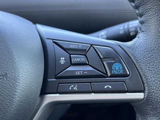 日産 セレナ ハイウェイスター V 群馬県 2020(令2)年 2.1万km ダークメタルグレー ワンオーナー/純正10インチ(SD)ナビ/アラウンドビューモニター/両側パワースライドドア/ハンズフリースライドドア/純正ナビ連動 前方ドラレコ（DH5-D）/プロパイロット/クルーズコントロール/レーンキープアシスト/ふらつき警報装置/ブラインドスポットモニター/エマージェンシーブレーキ/電動パーキングブレーキ/ブレーキオートホールド/純正ナビ連動 ETC/アイドリングストップ/ECOモード/オートライト/フロントフォグランプ/電動格納ウインカーミラー/保証書/取扱説明書/点検記録簿/スペアキー1本