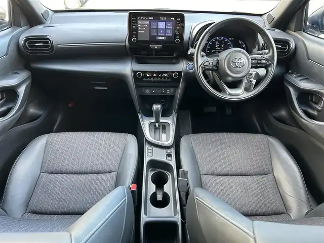 トヨタ ヤリスクロス ハイブリッド Z 福島県 2023(令5)年 1.5万km ブラックマイカ トヨタセーフティセンス/・プリクラッシュセーフティ/・レーントレーシングアシスト/・レーダークルーズコントロール/・オートマチックハイビーム/・ロードサインアシスト/純正ディスプレイオーディオ/【USB/Bluetooth/Miracast】/バックカメラ/ビルトインETC/前席シートヒーター/本革巻きステアリング/・ステアリングヒーター/・ステリングリモコン/運転席パワーシート/前席シートヒーター/LEDヘッドライト/・オートライト/スマートキー/・プッシュスタート/純正フロアマット