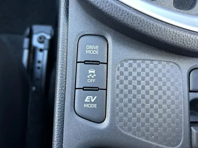 トヨタ ヤリスクロス ハイブリッド Z 福島県 2023(令5)年 1.5万km ブラックマイカ トヨタセーフティセンス/・プリクラッシュセーフティ/・レーントレーシングアシスト/・レーダークルーズコントロール/・オートマチックハイビーム/・ロードサインアシスト/純正ディスプレイオーディオ/【USB/Bluetooth/Miracast】/バックカメラ/ビルトインETC/前席シートヒーター/本革巻きステアリング/・ステアリングヒーター/・ステリングリモコン/運転席パワーシート/前席シートヒーター/LEDヘッドライト/・オートライト/スマートキー/・プッシュスタート/純正フロアマット