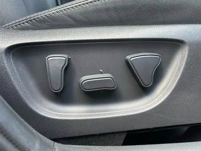 トヨタ ヤリスクロス ハイブリッド Z 福島県 2023(令5)年 1.5万km ブラックマイカ トヨタセーフティセンス/・プリクラッシュセーフティ/・レーントレーシングアシスト/・レーダークルーズコントロール/・オートマチックハイビーム/・ロードサインアシスト/純正ディスプレイオーディオ/【USB/Bluetooth/Miracast】/バックカメラ/ビルトインETC/前席シートヒーター/本革巻きステアリング/・ステアリングヒーター/・ステリングリモコン/運転席パワーシート/前席シートヒーター/LEDヘッドライト/・オートライト/スマートキー/・プッシュスタート/純正フロアマット