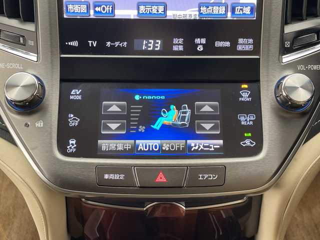 トヨタ クラウン ハイブリッド ロイヤルサルーン 宮崎県 2015(平27)年 6.7万km ブラック メーカーナビ(CD/DVD/AM/FM/BT)/クルーズコントロール/ステアリングスイッチ/横滑り防止装置/車両接近通報装置/D/N席　パワーシート/D/N席　シートヒーター/D/N席　エアーシート/ハンドルヒーター/純正アルミホイール/純正フロアマット/電装格納ミラー/オートライト/スマートキー/ETC