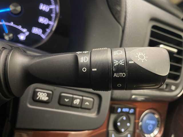 トヨタ クラウン ハイブリッド ロイヤルサルーン 宮崎県 2015(平27)年 6.7万km ブラック メーカーナビ(CD/DVD/AM/FM/BT)/クルーズコントロール/ステアリングスイッチ/横滑り防止装置/車両接近通報装置/D/N席　パワーシート/D/N席　シートヒーター/D/N席　エアーシート/ハンドルヒーター/純正アルミホイール/純正フロアマット/電装格納ミラー/オートライト/スマートキー/ETC