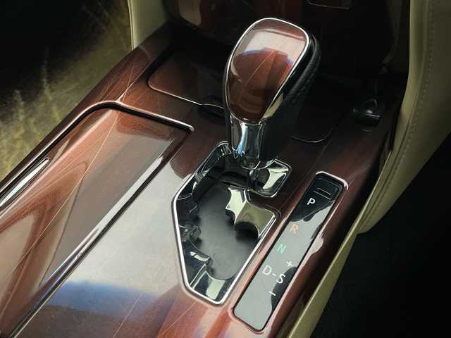 トヨタ クラウン ハイブリッド ロイヤルサルーン 宮崎県 2015(平27)年 6.7万km ブラック メーカーナビ(CD/DVD/AM/FM/BT)/クルーズコントロール/ステアリングスイッチ/横滑り防止装置/車両接近通報装置/D/N席　パワーシート/D/N席　シートヒーター/D/N席　エアーシート/ハンドルヒーター/純正アルミホイール/純正フロアマット/電装格納ミラー/オートライト/スマートキー/ETC