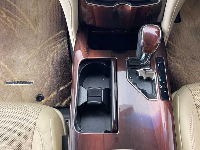 トヨタ クラウン ハイブリッド ロイヤルサルーン 宮崎県 2015(平27)年 6.7万km ブラック メーカーナビ(CD/DVD/AM/FM/BT)/クルーズコントロール/ステアリングスイッチ/横滑り防止装置/車両接近通報装置/D/N席　パワーシート/D/N席　シートヒーター/D/N席　エアーシート/ハンドルヒーター/純正アルミホイール/純正フロアマット/電装格納ミラー/オートライト/スマートキー/ETC