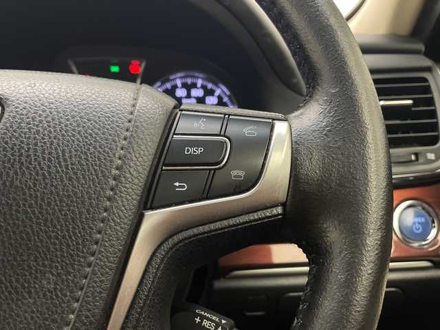 トヨタ クラウン ハイブリッド ロイヤルサルーン 宮崎県 2015(平27)年 6.7万km ブラック メーカーナビ(CD/DVD/AM/FM/BT)/クルーズコントロール/ステアリングスイッチ/横滑り防止装置/車両接近通報装置/D/N席　パワーシート/D/N席　シートヒーター/D/N席　エアーシート/ハンドルヒーター/純正アルミホイール/純正フロアマット/電装格納ミラー/オートライト/スマートキー/ETC