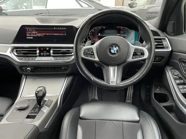 ＢＭＷ ＢＭＷ ３２０ｉ Mスポーツ 神奈川県 2019(平31)年 4万km サファイアブラックP 純正HDDナビ/　（Bluetooth・Apple Car Play）/ドライビングアシスト/　・アクティブクルーズコントロール　/　・レーンディパーチャー/　・前車接近警告機能/　・尚徳回避被害軽減ブレーキ/　・後車衝突警告機能/ヘッドアップディスプレイ/前席パワーシート/シートヒーター/LEDヘッドライト/LEDフォグライト/前後ドライブレコーダー/パワーバックドア/パーキングアシスト/コーナーセンサー/ハーフレザーシート/ミラー型ETC/スマートキー×2/保証書/取扱説明書