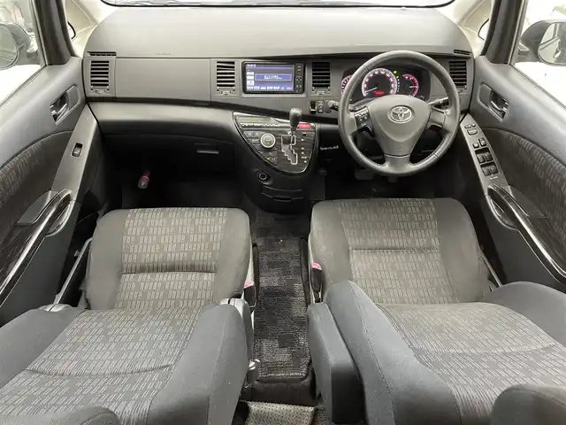 トヨタ アイシス プラタナ Vセレクション 滋賀県 2011(平23)年 12.7万km ブラック 禁煙車/７インチディーラーOPナビ/(フルセグTV・Bluetooth・CD・DVD・AM・FM・AUX・SD)/ETC/片側パワースライドドア/プラズマクラスター/スマートキー/スペアキー/純正フロアマット/オートエアコン/電装格納ミラー/純正15インチアルミホイール