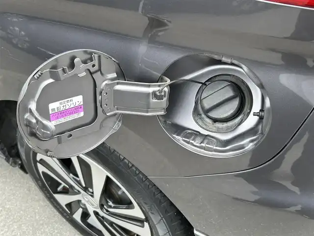 ホンダ フリード G ホンダセンシング 静岡県 2016(平28)年 6.1万km モダンスティールM HondaSENSING/純正9インチプレミアムインターナビ/ （VXM-175VFNi）/   AM FM CD DVD Bluetooth SD MusicRack/フルセグTV/バックモニター/ビルトインETC/両側パワースライドドア/アダプティブクルーズコントロール/アイドリングストップ/ステアリングスイッチ/ウォークスルー/純正15インチアルミホイール/本革巻ステアリング/電動格納ミラー/ドアバイザー/スマートキー＆プッシュスタート
