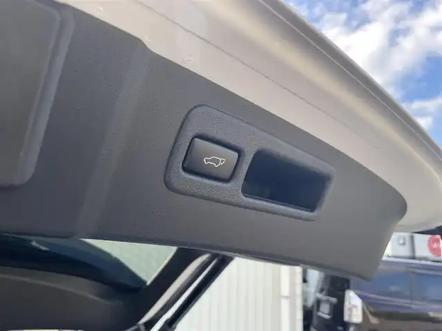 レクサス ＮＸ 200t 富山県 2016(平28)年 7.4万km ホワイトノーヴァガラスフレーク メーカーナビ/フルセグＴＶ/Bluetooth/Blu-ray再生/ＤＶＤ再生/バックカメラ/革シート/パワーシート/シートヒーター/エアシート/コーナーセンサー/パワーバックドア/プリクラッシュセーフティ/レーダークルーズコントロール/レーンディパーチャーアラート/ビルトインＥＴＣ2.0/AC１００V電源/LEDオートライト/LEDフォグライト