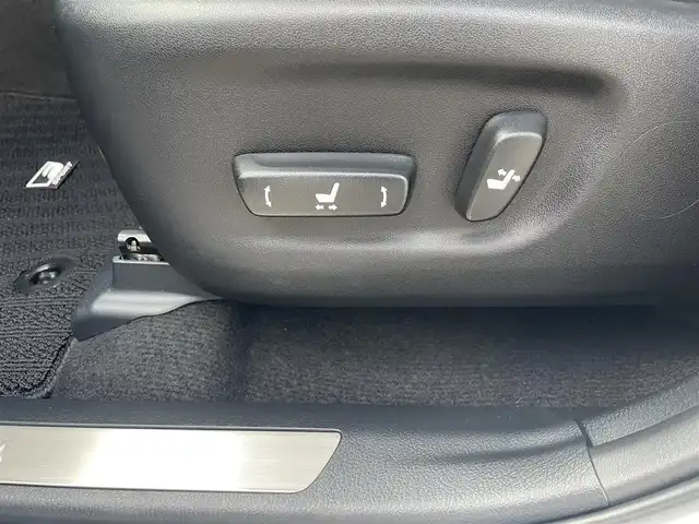 レクサス ＮＸ 200t 富山県 2016(平28)年 7.4万km ホワイトノーヴァガラスフレーク メーカーナビ/フルセグＴＶ/Bluetooth/Blu-ray再生/ＤＶＤ再生/バックカメラ/革シート/パワーシート/シートヒーター/エアシート/コーナーセンサー/パワーバックドア/プリクラッシュセーフティ/レーダークルーズコントロール/レーンディパーチャーアラート/ビルトインＥＴＣ2.0/AC１００V電源/LEDオートライト/LEDフォグライト