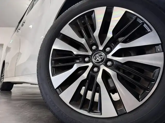 トヨタ アルファード S Cパッケージ 三重県 2022(令4)年 4.9万km ホワイトパールクリスタルシャイン ガソリン/FF/MTモード付インパネCVT/純正 9インチナビ/（AM/FM/CD/DVD/USB/iPod/Bluetooth/Miracast/TV/CarPlay/AndroidAuto）/12.1インチ後席モニター V12T-R68C/バックカメラ/両側パワースライドドア/ドライブレコーダー前後/ETC/Toyota Safety Sense/・プリクラッシュセーフティ/・レーントレーシングアシスト/・アダプティブハイビームシステム/・レーダークルコン/・ロードサインアシスト/・パーキングサポートブレーキ（静止物・後方接近車両*）/・【OP】ブラインドスポットモニター＋リヤクロストラフィックアラート/装備/・【OP】ツインムーンルーフ/・【OP】デジタルインナーミラー/・黒革（合皮）シート/・パワーシート（D/N/2nd）/・シートヒーター＆ベンチレーション（D/N）/・ステアリングヒーター/・パワーバックドア/・オートワイパー/・AC100Vコンセント（100W）/・3眼LEDヘッドランプ/・左右＋後席独立オートエアコン/・純正18inAW/・スマートキーx1/など