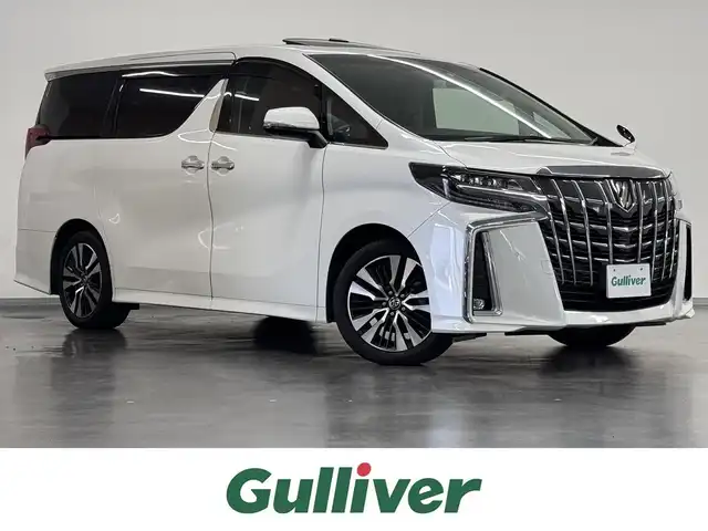 トヨタ アルファード S Cパッケージ 三重県 2022(令4)年 4.9万km ホワイトパールクリスタルシャイン ガソリン/FF/MTモード付インパネCVT/純正 9インチナビ/（AM/FM/CD/DVD/USB/iPod/Bluetooth/Miracast/TV/CarPlay/AndroidAuto）/12.1インチ後席モニター V12T-R68C/バックカメラ/両側パワースライドドア/ドライブレコーダー前後/ETC/Toyota Safety Sense/・プリクラッシュセーフティ/・レーントレーシングアシスト/・アダプティブハイビームシステム/・レーダークルコン/・ロードサインアシスト/・パーキングサポートブレーキ（静止物・後方接近車両*）/・【OP】ブラインドスポットモニター＋リヤクロストラフィックアラート/装備/・【OP】ツインムーンルーフ/・【OP】デジタルインナーミラー/・黒革（合皮）シート/・パワーシート（D/N/2nd）/・シートヒーター＆ベンチレーション（D/N）/・ステアリングヒーター/・パワーバックドア/・オートワイパー/・AC100Vコンセント（100W）/・3眼LEDヘッドランプ/・左右＋後席独立オートエアコン/・純正18inAW/・スマートキーx1/など