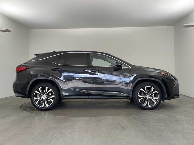 レクサス ＲＸ 200t 兵庫県 2016(平28)年 5.2万km グラファイトブラックガラスフレーク ・純正12.3インチナビ/BT/CD/DVD/SD/USB/TV/・バック/サイドカメラ/・プリクラッシュセーフティ/・レーンキーピングアシスト/・オートマチックハイビーム/・レーダークルーズコントロール/・レーンキーピングアシスト/・アイドリングストップ/・パワーバックドア/・電動パーキングブレーキ/・オートホールドブレーキ/・ハーフレザーシート/・前席パワーシート/・純正フロアマット/・LEDヘッドライト/・純正20インチアルミホイールタイヤ/・社外18インチアルミホイールタイヤ積載（スタッドレスタイヤ）/・全方位ドライブレコーダー/・ビルトインETC2.0/・保証書/・取扱説明書