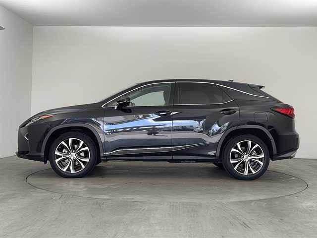 レクサス ＲＸ 200t 兵庫県 2016(平28)年 5.2万km グラファイトブラックガラスフレーク ・純正12.3インチナビ/BT/CD/DVD/SD/USB/TV/・バック/サイドカメラ/・プリクラッシュセーフティ/・レーンキーピングアシスト/・オートマチックハイビーム/・レーダークルーズコントロール/・レーンキーピングアシスト/・アイドリングストップ/・パワーバックドア/・電動パーキングブレーキ/・オートホールドブレーキ/・ハーフレザーシート/・前席パワーシート/・純正フロアマット/・LEDヘッドライト/・純正20インチアルミホイールタイヤ/・社外18インチアルミホイールタイヤ積載（スタッドレスタイヤ）/・全方位ドライブレコーダー/・ビルトインETC2.0/・保証書/・取扱説明書