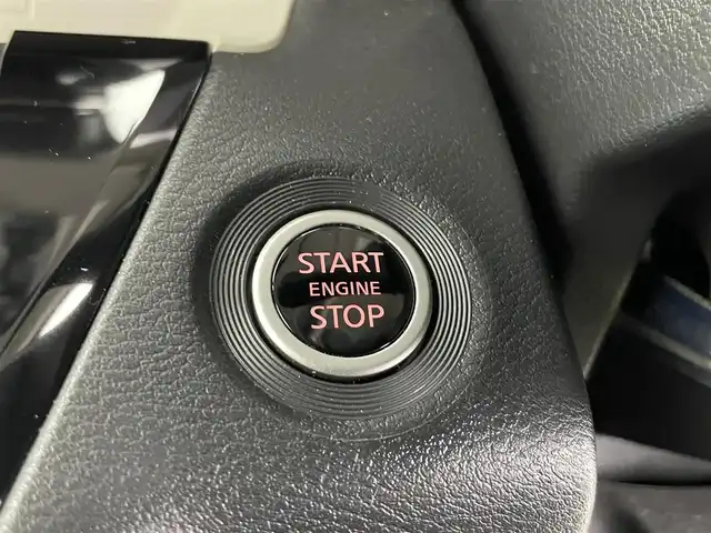 三菱 デリカミニ T プレミアム 富山県 2025(令7)年 0.7万km ガンＭⅡ ４WD/１オーナー/純正オーディオ（HDMI　BT CarPlay androidauto）/全周囲カメラ/前後コーナーセンサー/ビルトインETC/前席シートヒーター/ステアリングヒーター/両側パワースライドドア（フットオープン可）/純正AW付きスタッドレスタイヤセット積込み/オートライト/LEDヘッドライト/フォグ/スマートキー/プッシュスタート/ACC/衝突軽減ブレーキ/車線逸脱警報/車線逸脱防止支援/MIパイロット（車線維持支援）/先行車発進お知らせ/ヒルディセントコントロール/ルーフレール（黒）/パドルシフト/純正マット・バイザー/デジタルインナーミラー/オートホールド/横滑防止装置/保証書、取説/スペアキー