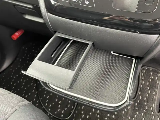 三菱 デリカミニ T プレミアム 富山県 2025(令7)年 0.7万km ガンＭⅡ ４WD/１オーナー/純正オーディオ（HDMI　BT CarPlay androidauto）/全周囲カメラ/前後コーナーセンサー/ビルトインETC/前席シートヒーター/ステアリングヒーター/両側パワースライドドア（フットオープン可）/純正AW付きスタッドレスタイヤセット積込み/オートライト/LEDヘッドライト/フォグ/スマートキー/プッシュスタート/ACC/衝突軽減ブレーキ/車線逸脱警報/車線逸脱防止支援/MIパイロット（車線維持支援）/先行車発進お知らせ/ヒルディセントコントロール/ルーフレール（黒）/パドルシフト/純正マット・バイザー/デジタルインナーミラー/オートホールド/横滑防止装置/保証書、取説/スペアキー