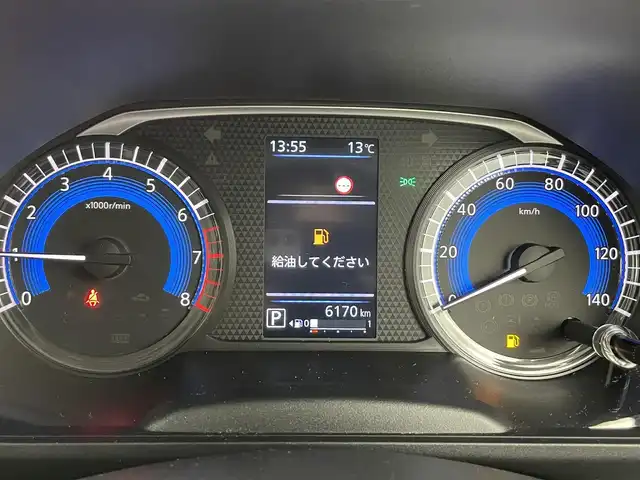 三菱 デリカミニ T プレミアム 富山県 2025(令7)年 0.7万km ガンＭⅡ ４WD/１オーナー/純正オーディオ（HDMI　BT CarPlay androidauto）/全周囲カメラ/前後コーナーセンサー/ビルトインETC/前席シートヒーター/ステアリングヒーター/両側パワースライドドア（フットオープン可）/純正AW付きスタッドレスタイヤセット積込み/オートライト/LEDヘッドライト/フォグ/スマートキー/プッシュスタート/ACC/衝突軽減ブレーキ/車線逸脱警報/車線逸脱防止支援/MIパイロット（車線維持支援）/先行車発進お知らせ/ヒルディセントコントロール/ルーフレール（黒）/パドルシフト/純正マット・バイザー/デジタルインナーミラー/オートホールド/横滑防止装置/保証書、取説/スペアキー