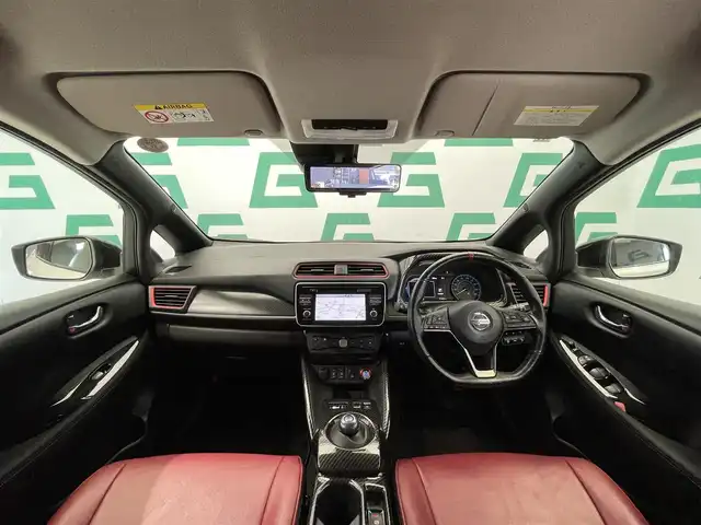日産 リーフ ニスモ 鹿児島県 2018(平30)年 5.3万km ブリリアントホワイトパール/スーパーブラック 2トーン 禁煙車/アラウンドビューモニター/純正ナビ/　（Bluetooth接続.CD.DVD.フルセグTV)/デジタルインナーミラー/テレビキャンセラー/ETC/ドライブレコーダー/プロパイロット/BSM/前席シートヒーター/ステアリングヒーター/電動パーキングブレーキ/本革巻きステアリング/革調シートカバー/電動格納ミラー/純正フロアマット/純正アルミホイール
