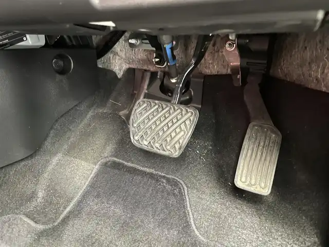 日産 リーフ ニスモ 鹿児島県 2018(平30)年 5.3万km ブリリアントホワイトパール/スーパーブラック 2トーン 禁煙車/アラウンドビューモニター/純正ナビ/　（Bluetooth接続.CD.DVD.フルセグTV)/デジタルインナーミラー/テレビキャンセラー/ETC/ドライブレコーダー/プロパイロット/BSM/前席シートヒーター/ステアリングヒーター/電動パーキングブレーキ/本革巻きステアリング/革調シートカバー/電動格納ミラー/純正フロアマット/純正アルミホイール