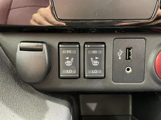 日産 リーフ ニスモ 鹿児島県 2018(平30)年 5.3万km ブリリアントホワイトパール/スーパーブラック 2トーン 禁煙車/アラウンドビューモニター/純正ナビ/　（Bluetooth接続.CD.DVD.フルセグTV)/デジタルインナーミラー/テレビキャンセラー/ETC/ドライブレコーダー/プロパイロット/BSM/前席シートヒーター/ステアリングヒーター/電動パーキングブレーキ/本革巻きステアリング/革調シートカバー/電動格納ミラー/純正フロアマット/純正アルミホイール