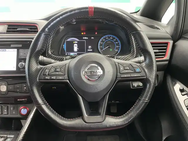 日産 リーフ ニスモ 鹿児島県 2018(平30)年 5.3万km ブリリアントホワイトパール/スーパーブラック 2トーン 禁煙車/アラウンドビューモニター/純正ナビ/　（Bluetooth接続.CD.DVD.フルセグTV)/デジタルインナーミラー/テレビキャンセラー/ETC/ドライブレコーダー/プロパイロット/BSM/前席シートヒーター/ステアリングヒーター/電動パーキングブレーキ/本革巻きステアリング/革調シートカバー/電動格納ミラー/純正フロアマット/純正アルミホイール