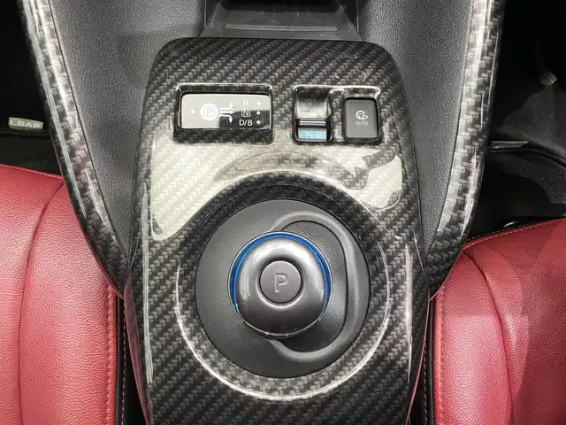 日産 リーフ ニスモ 鹿児島県 2018(平30)年 5.3万km ブリリアントホワイトパール/スーパーブラック 2トーン 禁煙車/アラウンドビューモニター/純正ナビ/　（Bluetooth接続.CD.DVD.フルセグTV)/デジタルインナーミラー/テレビキャンセラー/ETC/ドライブレコーダー/プロパイロット/BSM/前席シートヒーター/ステアリングヒーター/電動パーキングブレーキ/本革巻きステアリング/革調シートカバー/電動格納ミラー/純正フロアマット/純正アルミホイール