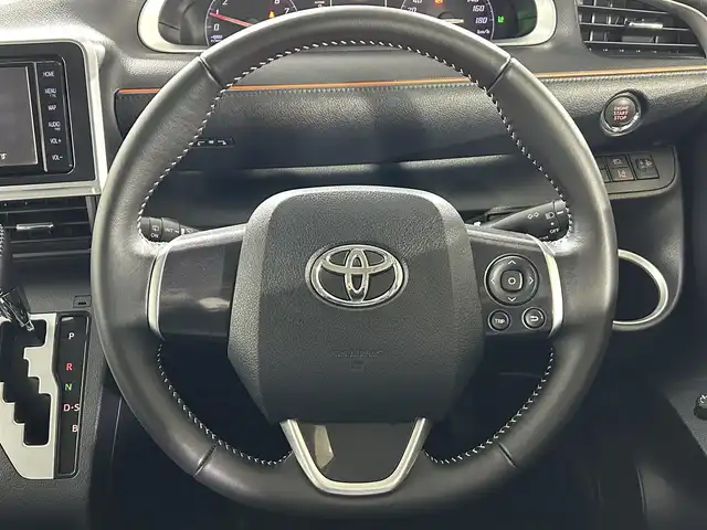 トヨタ シエンタ G 佐賀県 2018(平30)年 7.7万km ブラックマイカ 純正7インチSDナビ【NSZT-W68T】/AM/FM/CD/DVD/Bluetooth/フルセグTV/バックカメラ/ビルトインETC/ドライブレコーダー【DRT-C68A】/トヨタセーフティセンス/プリクラッシュセーフティ/レーンディパーチャーアラート/オートマチックハイビーム/先行車発進お知らせ機能/アイドリングストップ/両側パワースライドドア/オートエアコン/本革巻きステアリング/ステアリングスイッチ/純正フロアマット/電格ウィンカーミラー/スマートエントリー/プッシュスタートシステム/横滑り防止装置/盗難防止装置/3列シート7人乗り/保証書/取扱説明書/ナビ取扱説明書/スペアキー×1