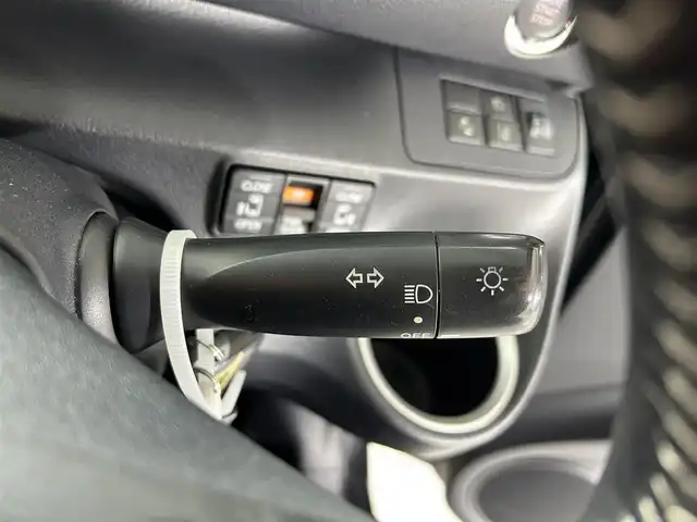 トヨタ シエンタ G 佐賀県 2018(平30)年 7.7万km ブラックマイカ 純正7インチSDナビ【NSZT-W68T】/AM/FM/CD/DVD/Bluetooth/フルセグTV/バックカメラ/ビルトインETC/ドライブレコーダー【DRT-C68A】/トヨタセーフティセンス/プリクラッシュセーフティ/レーンディパーチャーアラート/オートマチックハイビーム/先行車発進お知らせ機能/アイドリングストップ/両側パワースライドドア/オートエアコン/本革巻きステアリング/ステアリングスイッチ/純正フロアマット/電格ウィンカーミラー/スマートエントリー/プッシュスタートシステム/横滑り防止装置/盗難防止装置/3列シート7人乗り/保証書/取扱説明書/ナビ取扱説明書/スペアキー×1