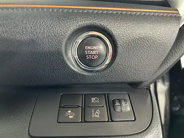 トヨタ シエンタ G 佐賀県 2018(平30)年 7.7万km ブラックマイカ 純正7インチSDナビ【NSZT-W68T】/AM/FM/CD/DVD/Bluetooth/フルセグTV/バックカメラ/ビルトインETC/ドライブレコーダー【DRT-C68A】/トヨタセーフティセンス/プリクラッシュセーフティ/レーンディパーチャーアラート/オートマチックハイビーム/先行車発進お知らせ機能/アイドリングストップ/両側パワースライドドア/オートエアコン/本革巻きステアリング/ステアリングスイッチ/純正フロアマット/電格ウィンカーミラー/スマートエントリー/プッシュスタートシステム/横滑り防止装置/盗難防止装置/3列シート7人乗り/保証書/取扱説明書/ナビ取扱説明書/スペアキー×1