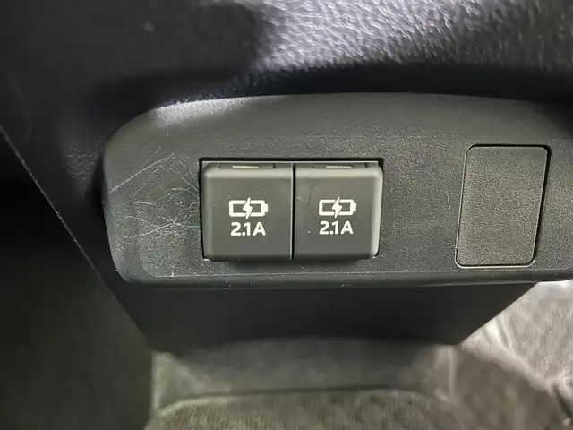 トヨタ シエンタ G 佐賀県 2018(平30)年 7.7万km ブラックマイカ 純正7インチSDナビ【NSZT-W68T】/AM/FM/CD/DVD/Bluetooth/フルセグTV/バックカメラ/ビルトインETC/ドライブレコーダー【DRT-C68A】/トヨタセーフティセンス/プリクラッシュセーフティ/レーンディパーチャーアラート/オートマチックハイビーム/先行車発進お知らせ機能/アイドリングストップ/両側パワースライドドア/オートエアコン/本革巻きステアリング/ステアリングスイッチ/純正フロアマット/電格ウィンカーミラー/スマートエントリー/プッシュスタートシステム/横滑り防止装置/盗難防止装置/3列シート7人乗り/保証書/取扱説明書/ナビ取扱説明書/スペアキー×1