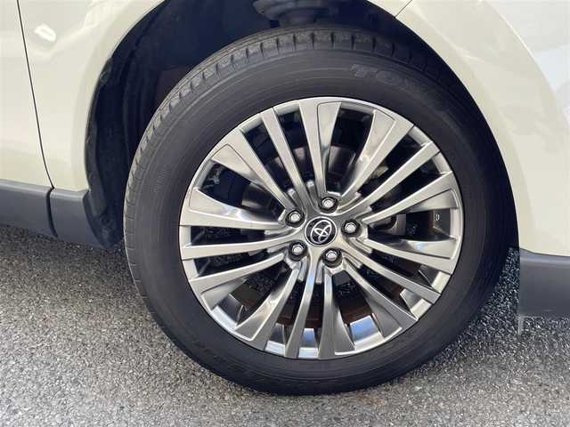 トヨタ ハリアー ハイブリッド Z 神奈川県 2022(令4)年 2.5万km ホワイトパールクリスタルシャイン ワンオーナー/純正メモリーナビ・地デジTV/JBLスピーカー/デジタルインナーミラー/バックモニター/ハーフレザーシート/運転席パワーシート/トヨタセーフティセンス/レーダークルーズコントロール/PCS/LTA/BSM/RCTA/PKSB/RSA/コーナーセンサー/オートハイビーム/コーナーセンサー/純正19インチAW/LEDライト/LEDフォグ/パワーバックドア/HUD/純正USB/BT/Miracast/ビルトインETC2.0/プッシュスタート/スマートキー×2/社外ゴムマット/R4/5/6年ディーラー整備記録/保証書・取説あり