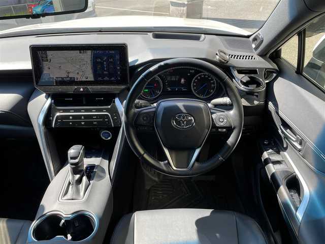 トヨタ ハリアー ハイブリッド Z 神奈川県 2022(令4)年 2.5万km ホワイトパールクリスタルシャイン ワンオーナー/純正メモリーナビ・地デジTV/JBLスピーカー/デジタルインナーミラー/バックモニター/ハーフレザーシート/運転席パワーシート/トヨタセーフティセンス/レーダークルーズコントロール/PCS/LTA/BSM/RCTA/PKSB/RSA/コーナーセンサー/オートハイビーム/コーナーセンサー/純正19インチAW/LEDライト/LEDフォグ/パワーバックドア/HUD/純正USB/BT/Miracast/ビルトインETC2.0/プッシュスタート/スマートキー×2/社外ゴムマット/R4/5/6年ディーラー整備記録/保証書・取説あり
