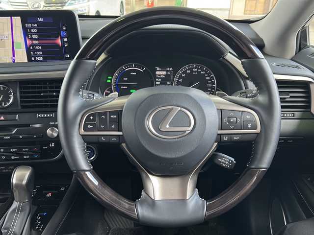 レクサス ＲＸ 450hL 京都府 2022(令4)年 1.2万km グラファイトブラックガラスフレーク 純正ナビ12.3インチ/フルセグTV/Bluetooth/レーダークルーズコントロール/パノラミックビューモニター/サンルーフ/ビルトインETC2.0/前後ドライブレコーダー/シートヒーター/エアシート/メモリーパワーシート/前席パワーシート/パワーバックドア/電動格納サードシート/プリクラッシュセーフティ/コーナーセンサー/レーンキープアシスト/４WD/パドルシフト/BSM/電動パーキングブレーキ/オートリトラクタブルミラー/オートライト/オートマチックハイビーム/ステアリングヒーター/ステアリングスイッチ/純正フロアマット/Miracast