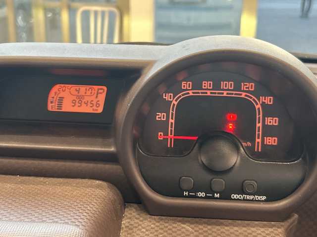 トヨタ スペイド F 埼玉県 2013(平25)年 10万km パール 社外ＳＤナビ　/　ＣＤ／ＤＶＤ／ＢＴ／フルセグＴＶ／ＳＤＭＳＶ　/バックカメラ　/片側パワースライドドア　/ハロゲンオートライト　/ステアリングリモコン　/ＥＴＣ　/ドアバイザー　/スマートキー　/禁煙車