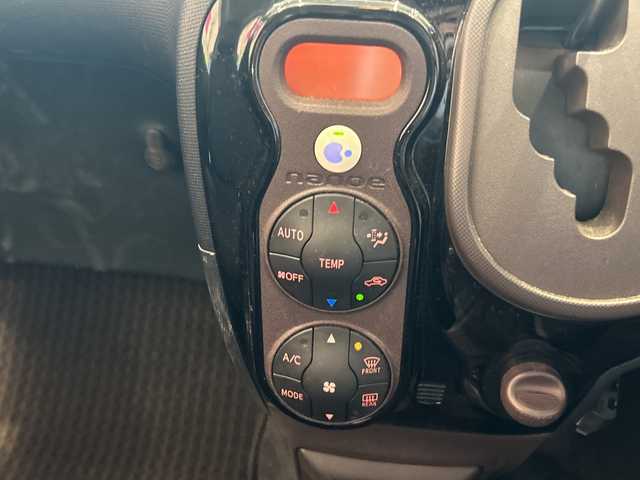 トヨタ スペイド F 埼玉県 2013(平25)年 10万km パール 社外ＳＤナビ　/　ＣＤ／ＤＶＤ／ＢＴ／フルセグＴＶ／ＳＤＭＳＶ　/バックカメラ　/片側パワースライドドア　/ハロゲンオートライト　/ステアリングリモコン　/ＥＴＣ　/ドアバイザー　/スマートキー　/禁煙車