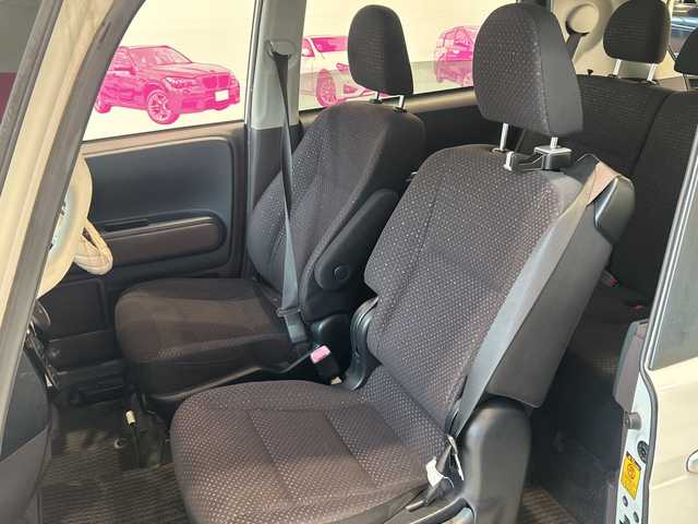 トヨタ スペイド F 埼玉県 2013(平25)年 10万km パール 社外ＳＤナビ　/　ＣＤ／ＤＶＤ／ＢＴ／フルセグＴＶ／ＳＤＭＳＶ　/バックカメラ　/片側パワースライドドア　/ハロゲンオートライト　/ステアリングリモコン　/ＥＴＣ　/ドアバイザー　/スマートキー　/禁煙車