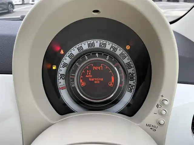 フィアット ５００Ｃ 1．2 ポップ 鳥取県 2015(平27)年 4.6万km 白 純正CDオーディオ/バックカメラ/横滑り防止装置/キーレスキー/MTモード付AT/キセノンヘットライト/フォグライト/ステアリングスイッチ/フロアマット/純正ホイールキャップ/スペアキー