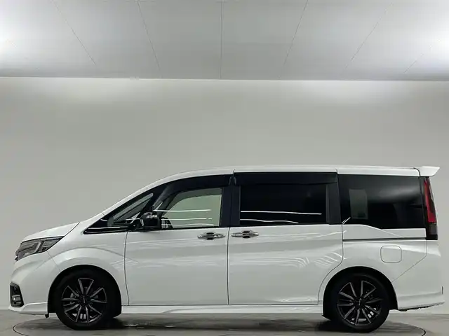 ホンダ ステップワゴン モデューロX ホンダセンシング 埼玉県 2020(令2)年 4.6万km プラチナホワイトパール 純正９型ナビ　Ｂカメラ　両側電動　ＥＴＣ　ドライブレコーダー　ＬＥＤヘッドライト アイドリングストップ ＭＴモード付 フルセグ ＢＴ フルフラット ウォークスルー 半革シート 純正フロアマット